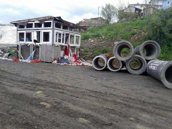 bayrakskandalic1.jpg bayrakskandalic1.jpg