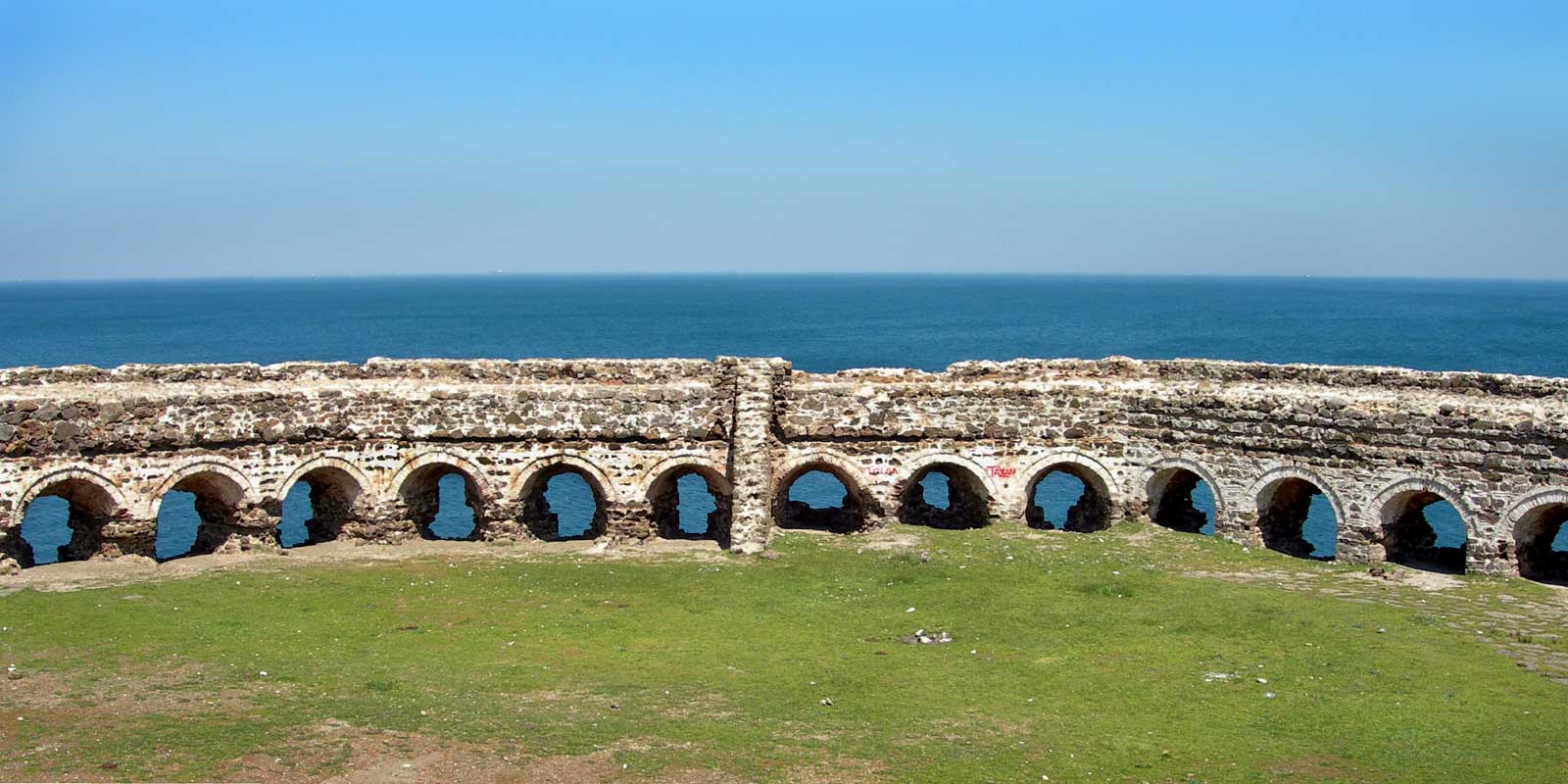 rumeli feneri kalesi