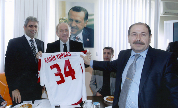 adnan_guven_kadir_topbas_ic1.jpg