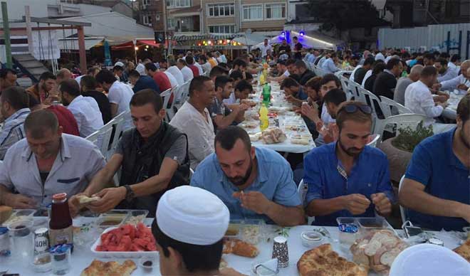 serdar-ozcan-iftar1.jpg